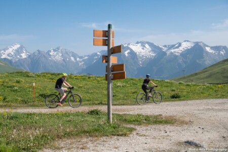 Randonnée en VTTAE à l'Alpe d'Huez, sur le domaine