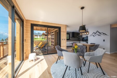 Pièce de vie dans un chalet en vente à Nantailly (Hauteluce, massif du Beaufortain)