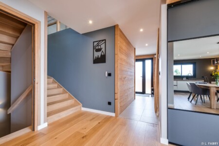 Entrée d'un chalet neyf disponible la à vente à Nantailly (Hauteluce, massif du Beaufortain)