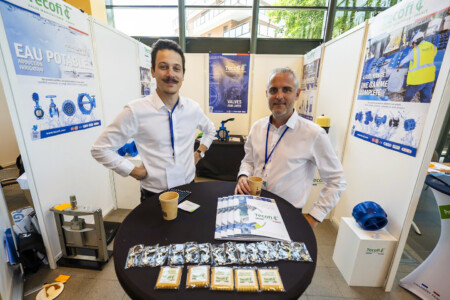 colloque scientifique en Savoie : salon des partenaires industriels du CFBR