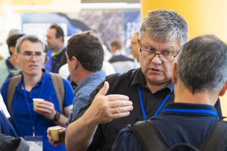 colloque scientifique en Savoie : salon des partenaires industriels du CFBR