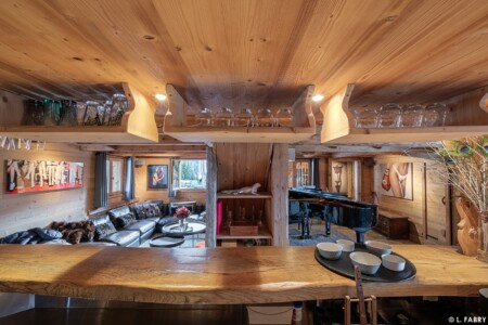 Le bar, dans le restaurant de l'alpage de Porrez