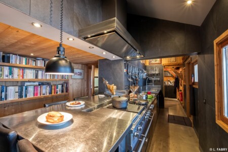 La cuisine professionnelle du restaurant d'alpage
