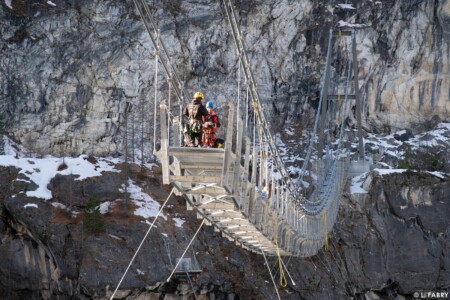 Reportage chantier de montagne : passerelle himalayenne au-dessus du lac du Chevril, Tignes (73)