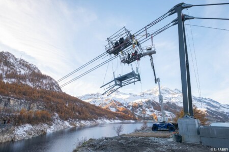 Chantier de montagne : passerelle himalayenne au-dessus du lac du Chevril, Tignes (73)