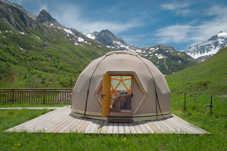 Une chambre en dôme, au refuge du Roc,, avec une vue à couper le souffle