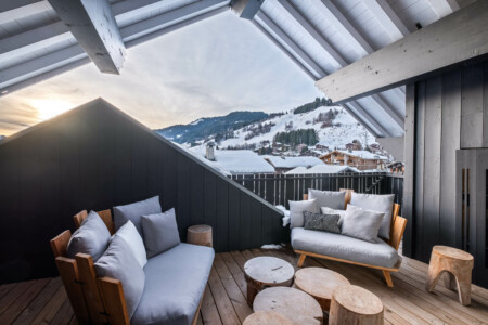 Chalet de luxe à Megève : terrasse au coucher du soleil